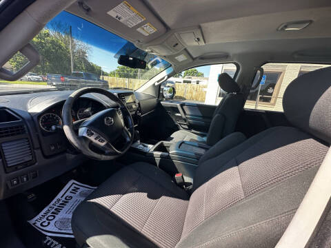 2014 Nissan Titan SV