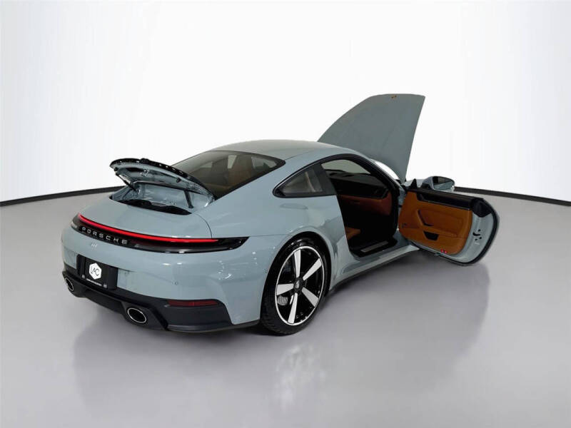 2025 Porsche 911 Carrera