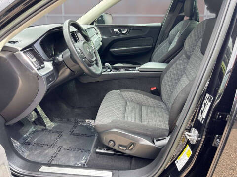 2023 Volvo XC60 B5 Core