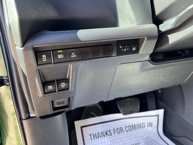 2025 Toyota Sienna Woodland Edition