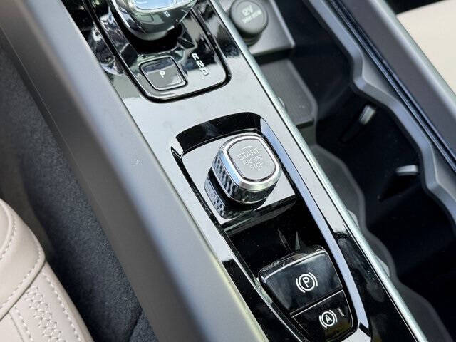 2026 Volvo XC60 B5 Core