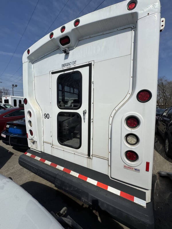 2013 Ford E-Series E-450 SD