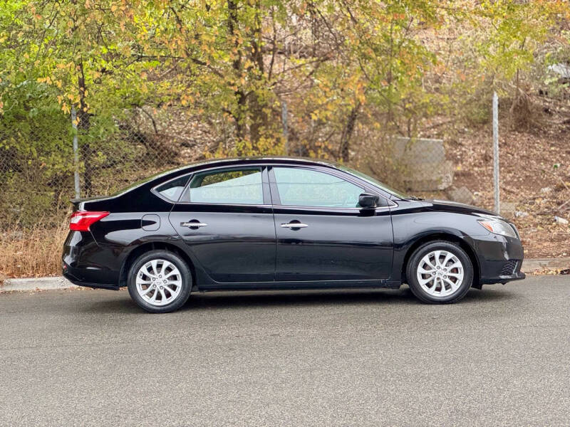 2017 Nissan Sentra S photo 4