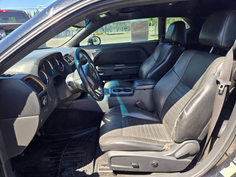 2012 Dodge Challenger SXT Plus