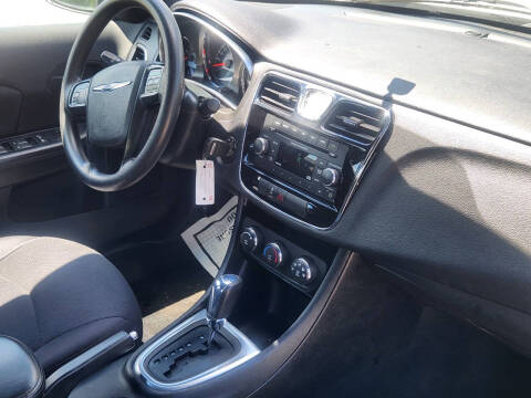 2012 Chrysler 200 LX