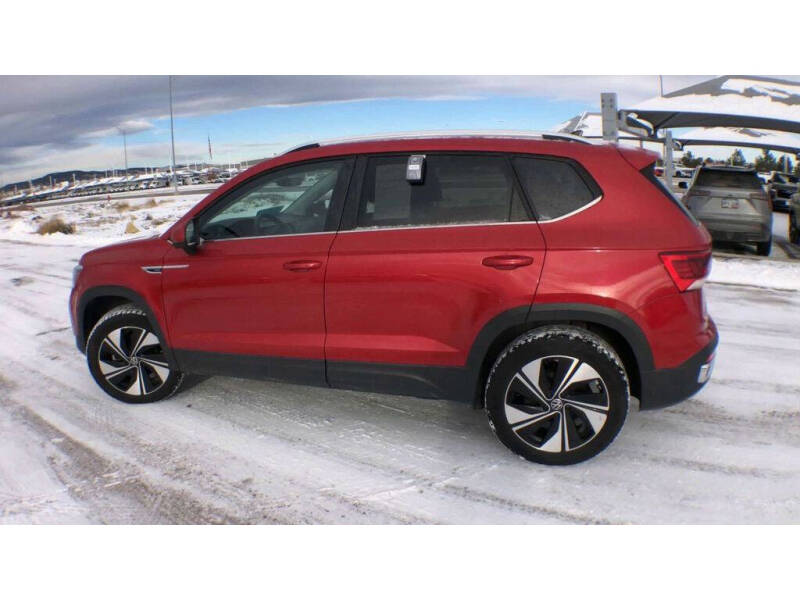 2024 Volkswagen Taos SE 4Motion