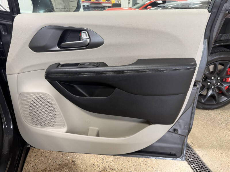 2021 Chrysler Pacifica Hybrid Touring L