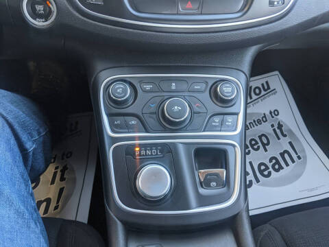 2015 Chrysler 200 Limited