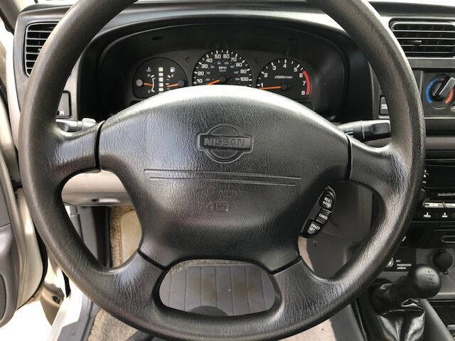 1999 Nissan Frontier XE-V6