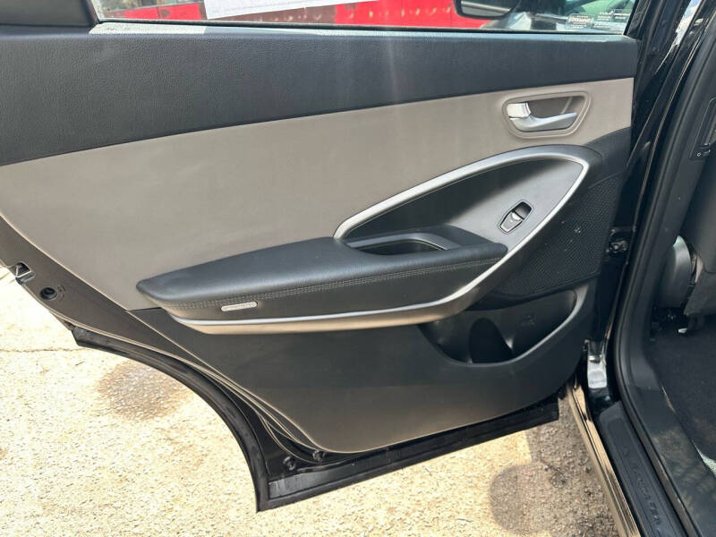 2017 Hyundai Santa Fe SE
