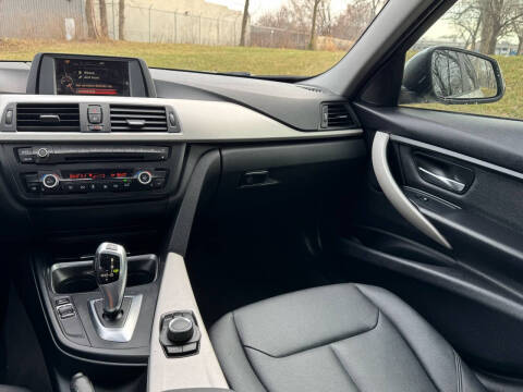 2015 BMW 3 Series 320i