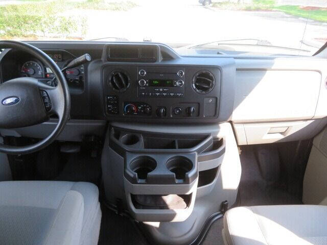 2014 Ford E-Series E-350 SD XLT