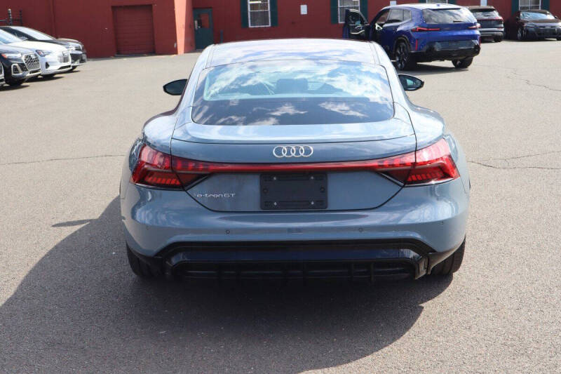 2022 Audi e-tron GT quattro Premium Plus