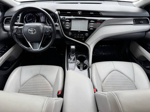 2020 Toyota Camry SE