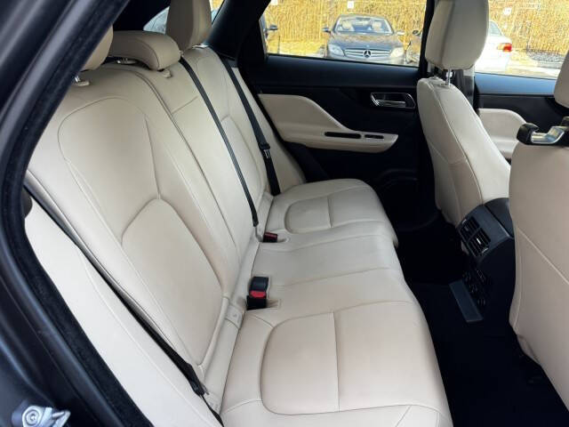 2020 Jaguar F-PACE 25t Premium