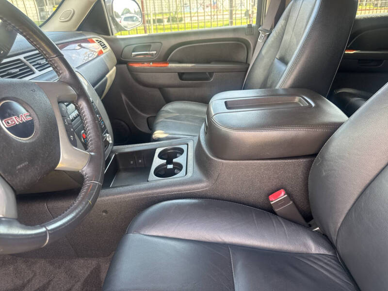 2011 GMC Yukon XL SLE
