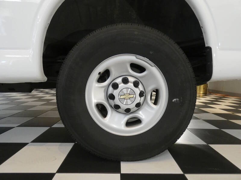 2023 Chevrolet Express 2500