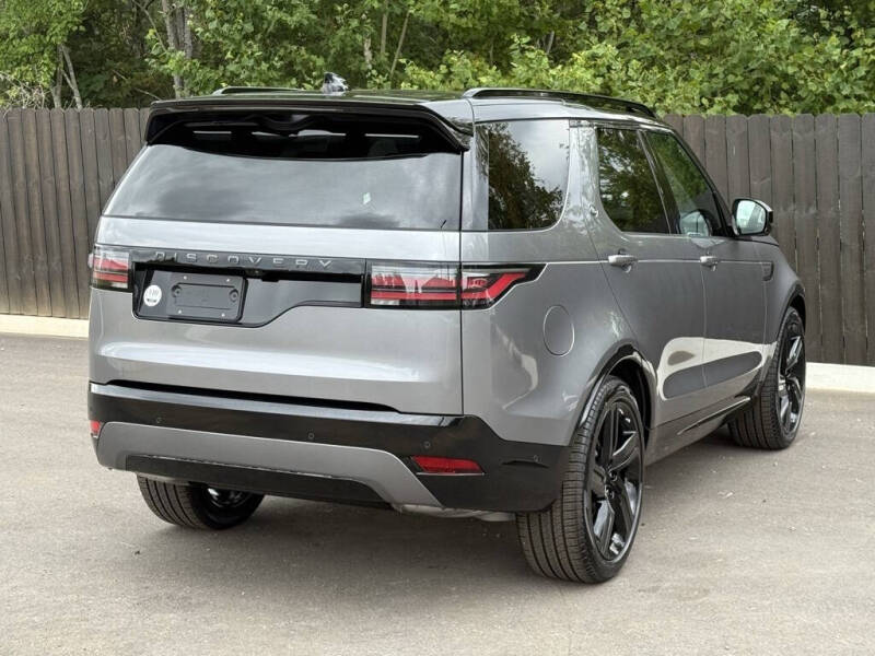 2025 Land Rover Discovery P300 Dynamic SE
