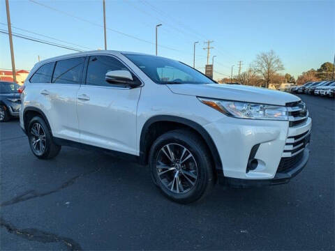 2019 Toyota Highlander LE