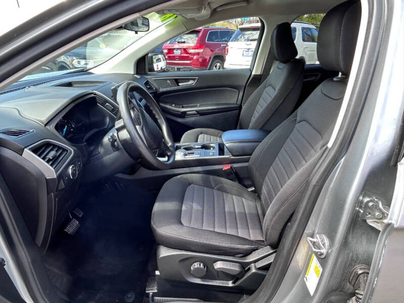 2022 Ford Edge SE