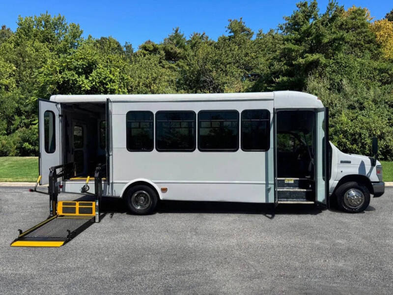 2016 Ford E-Series E-450 SD
