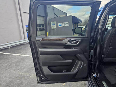 2023 Chevrolet Suburban LT