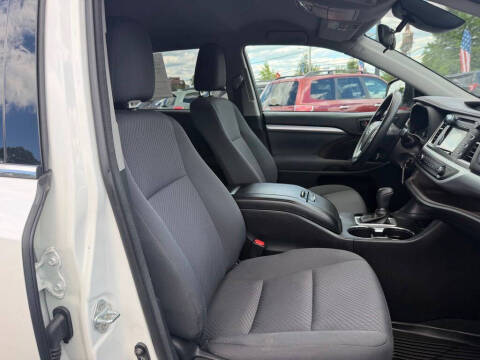 2017 Toyota Highlander LE
