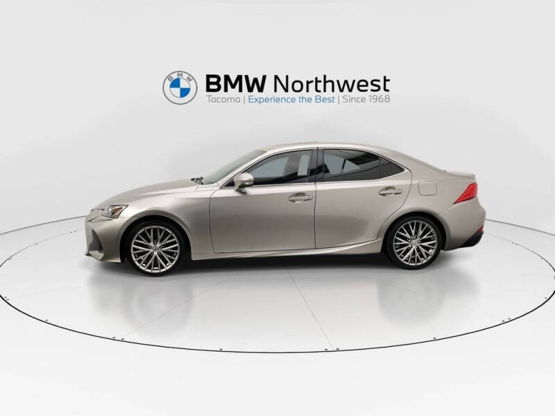 2017 Lexus IS 200t