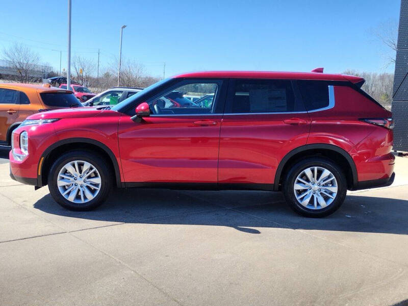 2026 Mitsubishi Outlander ES