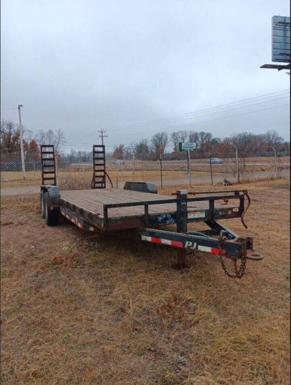 2015 PJ Trailer 82" x 22'
