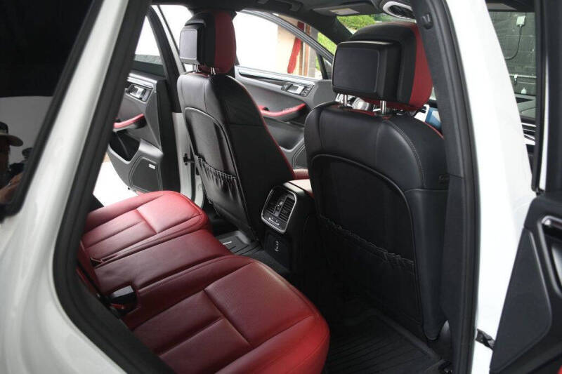 2020 Porsche Macan S