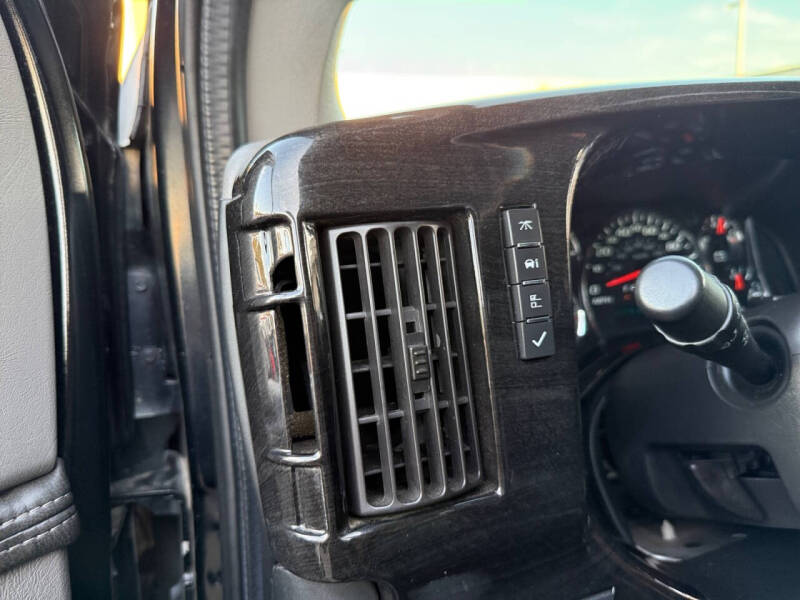 2017 GMC Savana 2500