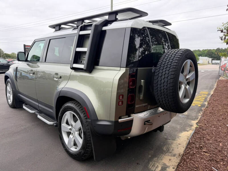 2022 Land Rover Defender 110 SE