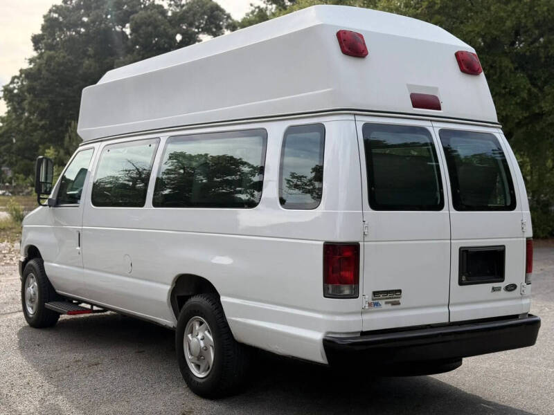 2011 Ford E-Series E-350 SD
