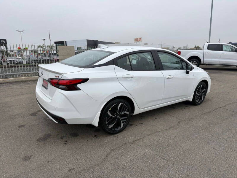 2025 Nissan Versa SR