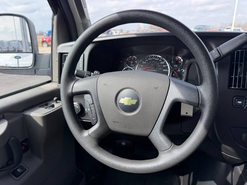 2022 Chevrolet Express LS 3500