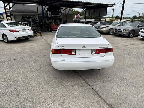 2000 Toyota Camry