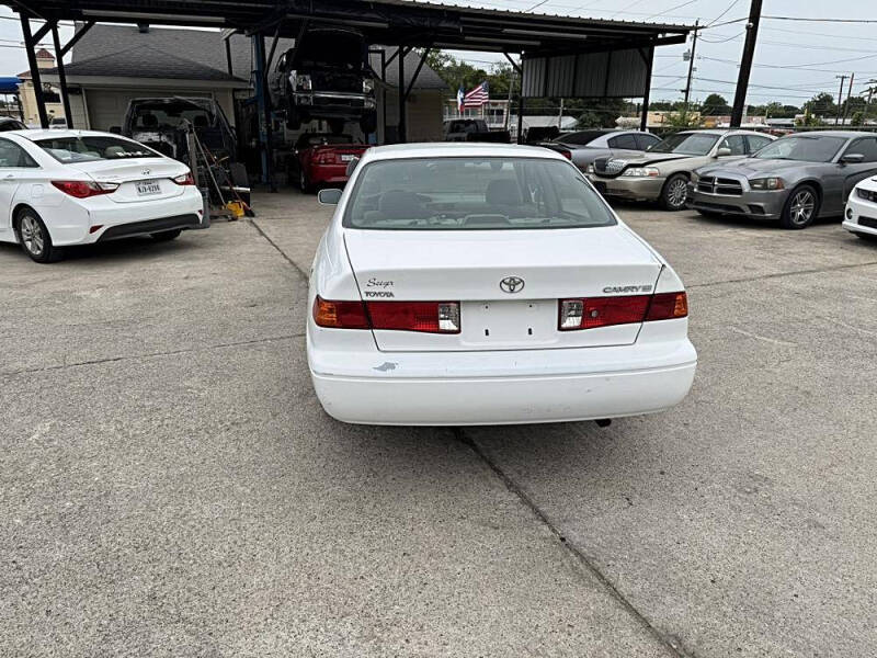 2000 Toyota Camry