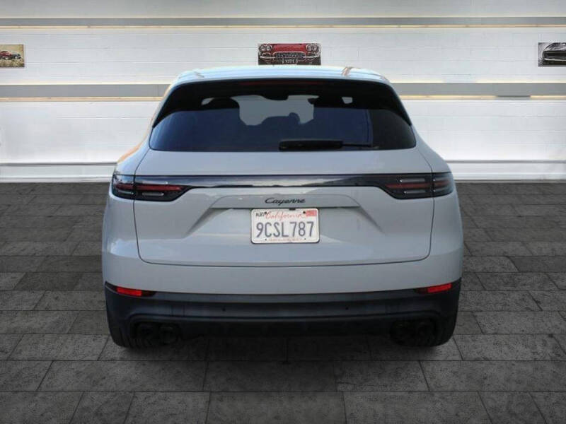 2022 Porsche Cayenne Platinum Edition