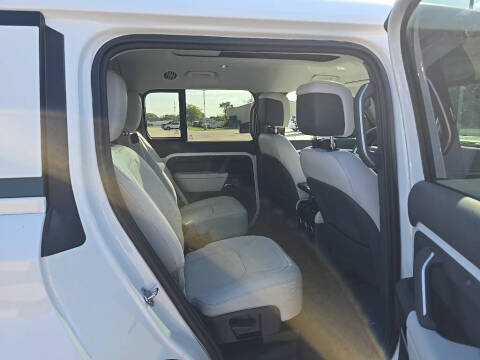 2025 Land Rover Defender 130 P300 S