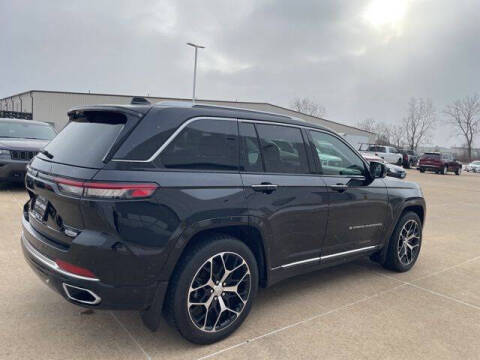 2023 Jeep Grand Cherokee Summit