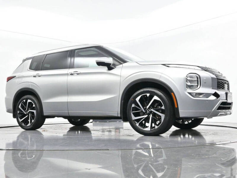 2023 Mitsubishi Outlander SEL