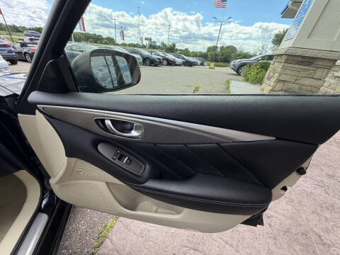 2015 Infiniti Q50 Premium