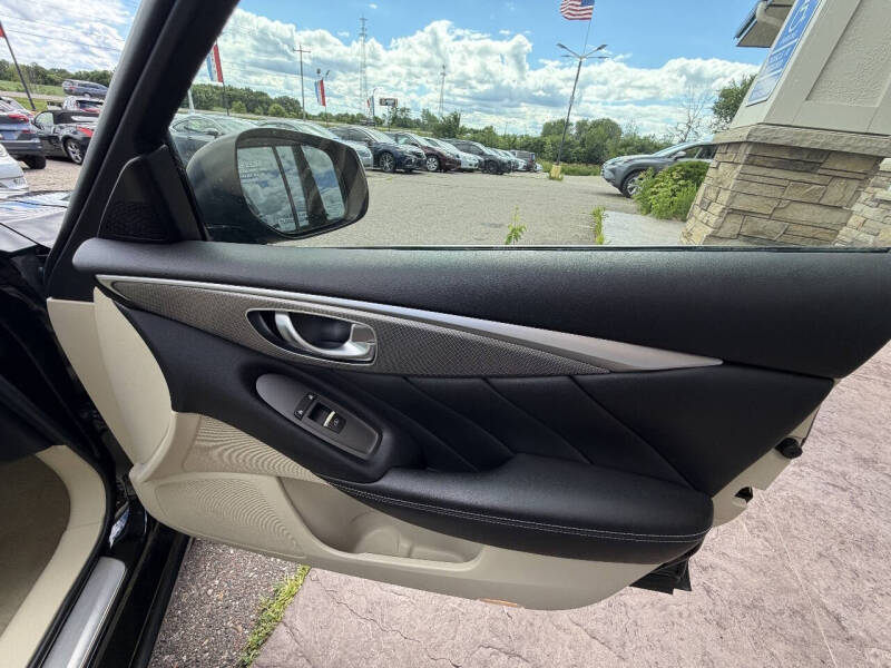 2015 Infiniti Q50 Premium