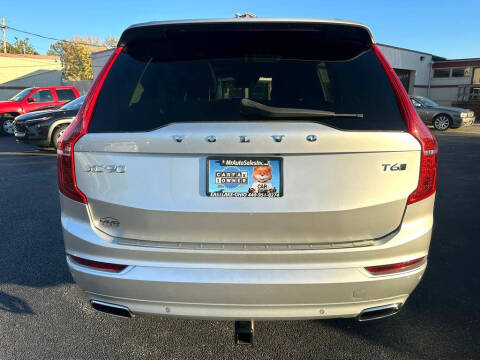 2016 Volvo XC90 T6 Momentum