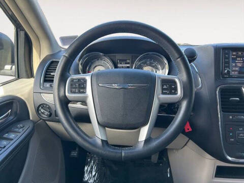 2016 Chrysler Town and Country Touring