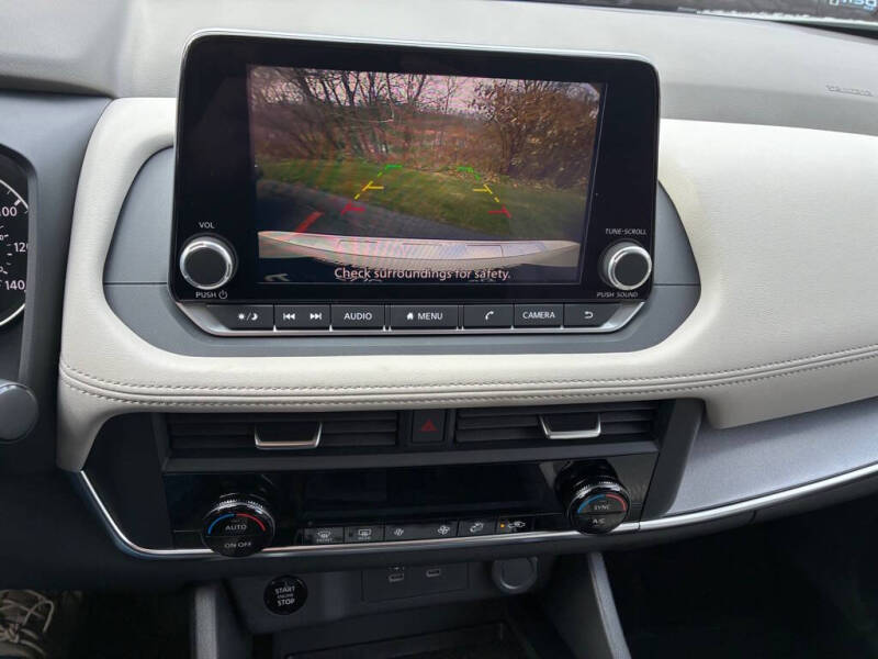 2025 Nissan Rogue SV