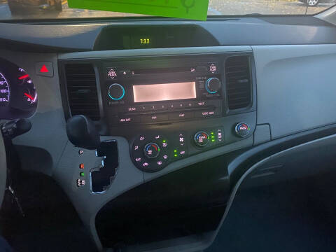 2013 Toyota Sienna L 7-Passenger