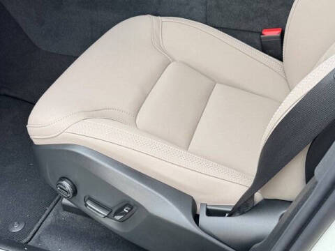 2026 Volvo XC60 T8 Plus