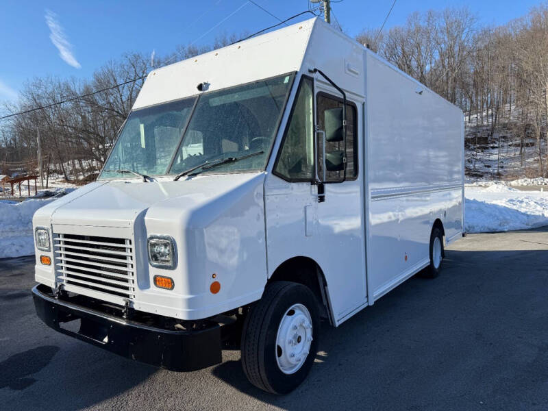 2021 Freightliner MT45 Chassis